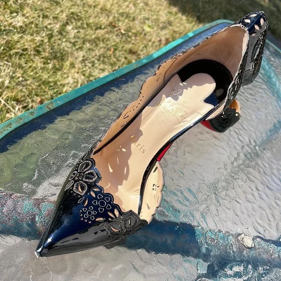 Christian Louboutin black patent pumps - Picture 4 of 16
